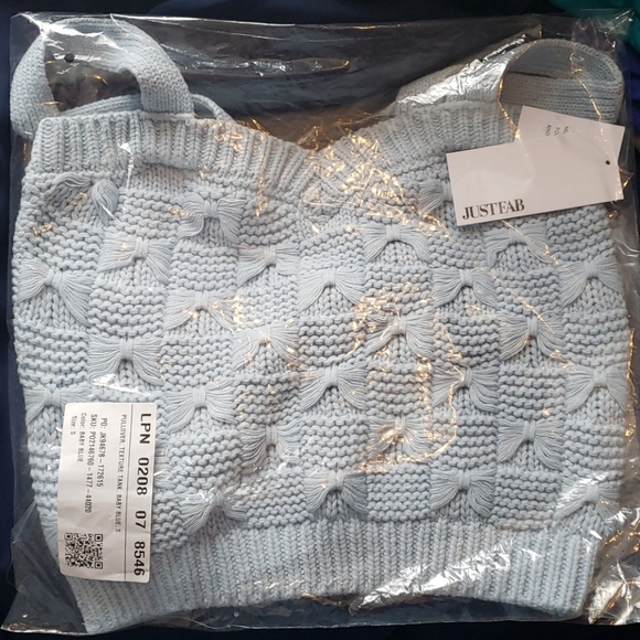 Textured Tank - Picture 3 of 4